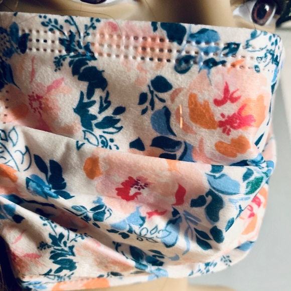 New Pretty Disposable Masks!! 💐🌿✨ - Picture 4 of 8